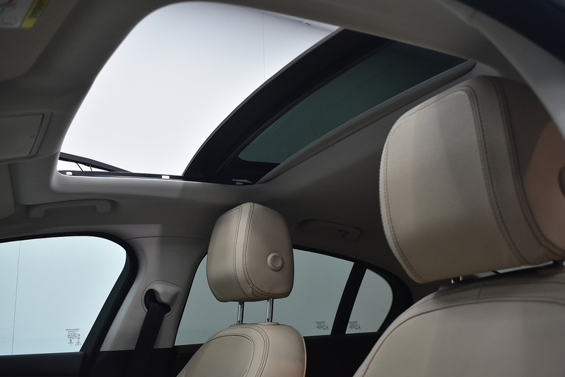 Jaguar XE i Prestige - U6192