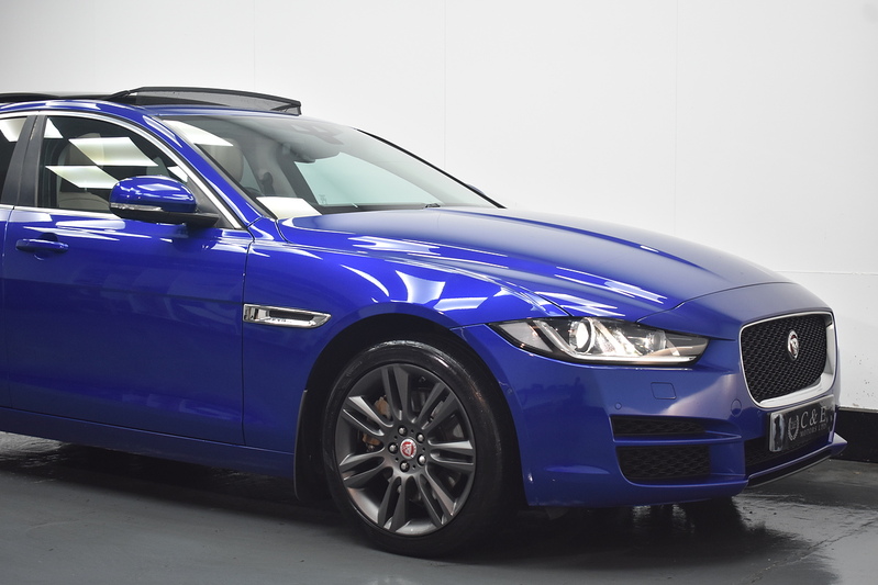 Jaguar XE i Prestige - U6192