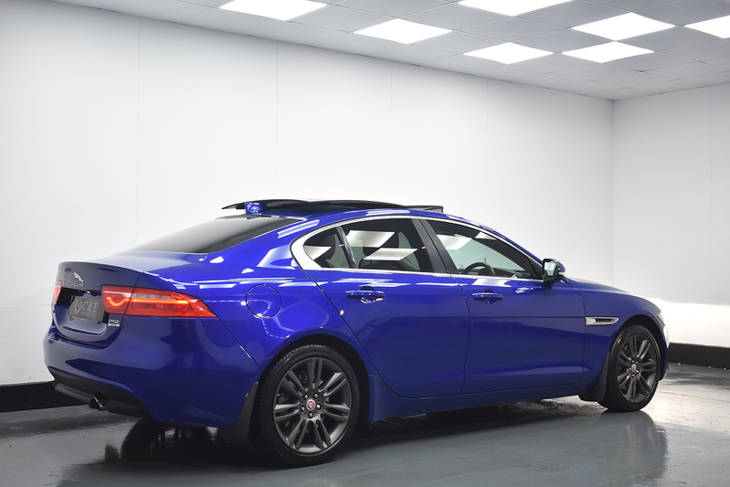 Jaguar XE i Prestige - U6192
