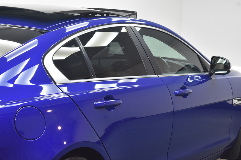 Jaguar XE i Prestige - U6192