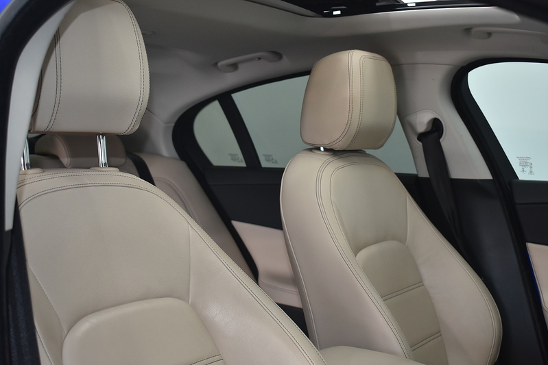 Jaguar XE i Prestige - U6192