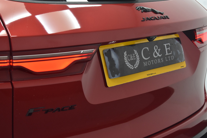 Jaguar F-PACE D200 MHEV R-Dynamic SE - U6194