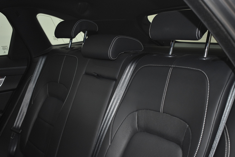 Jaguar F-PACE D200 MHEV R-Dynamic SE - U6194