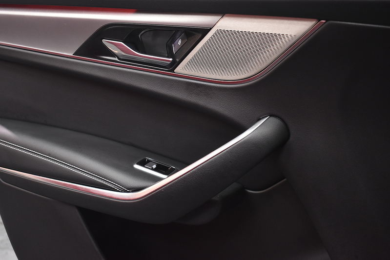 Jaguar F-PACE D200 MHEV R-Dynamic SE - U6194