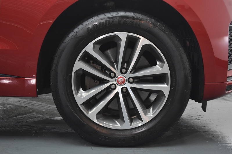 Jaguar F-PACE D200 MHEV R-Dynamic SE - U6194