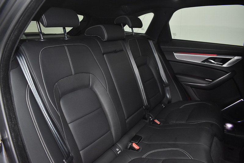 Jaguar F-PACE D200 MHEV R-Dynamic SE - U6194