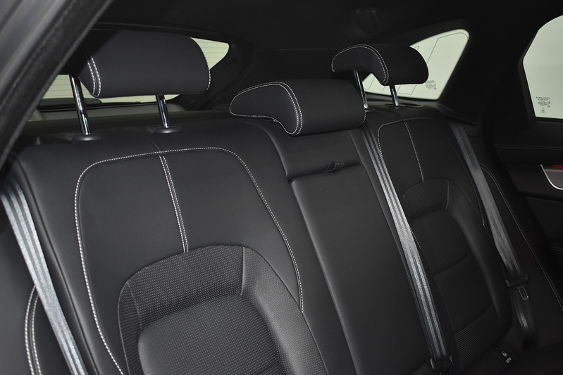 Jaguar F-PACE D200 MHEV R-Dynamic SE - U6194