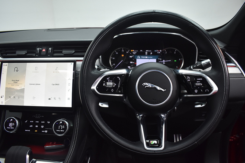 Jaguar F-PACE D200 MHEV R-Dynamic SE - U6194