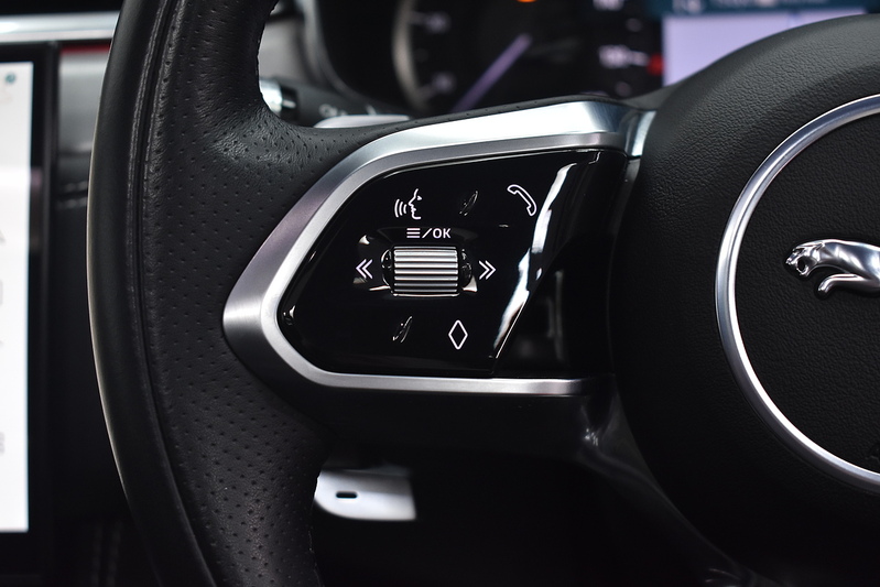 Jaguar F-PACE D200 MHEV R-Dynamic SE - U6194