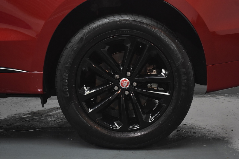 Jaguar F-PACE D200 MHEV R-Dynamic SE - U6194