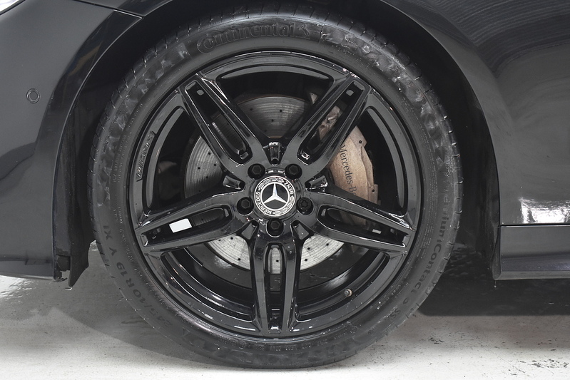 Mercedes-Benz E Class E220d AMG Line - U6195