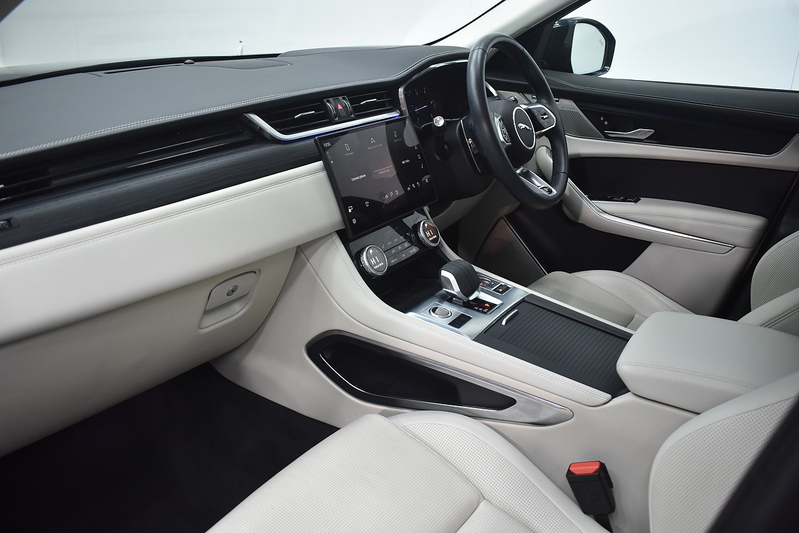 Jaguar F-PACE D200 MHEV R-Dynamic SE - U6198