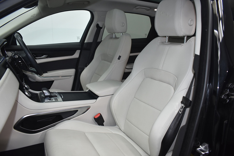 Jaguar F-PACE D200 MHEV R-Dynamic SE - U6198