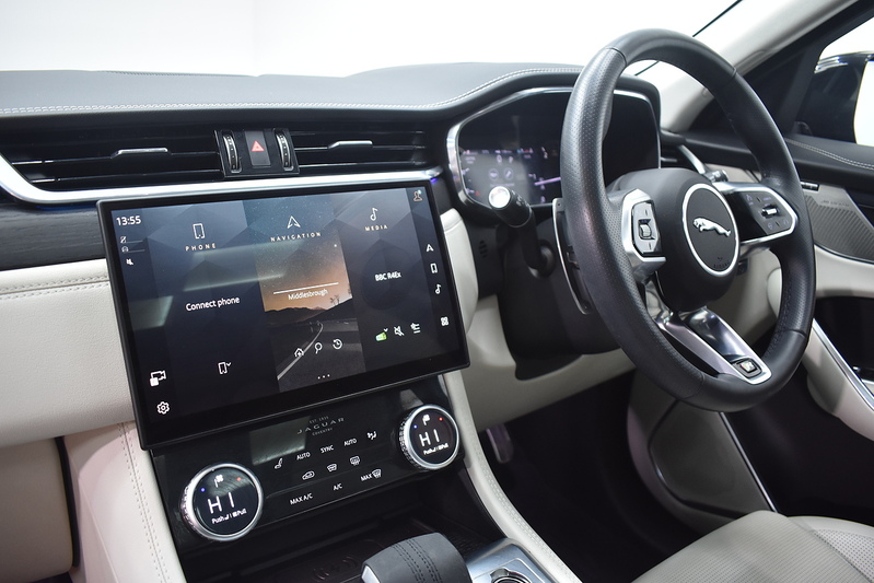 Jaguar F-PACE D200 MHEV R-Dynamic SE - U6198