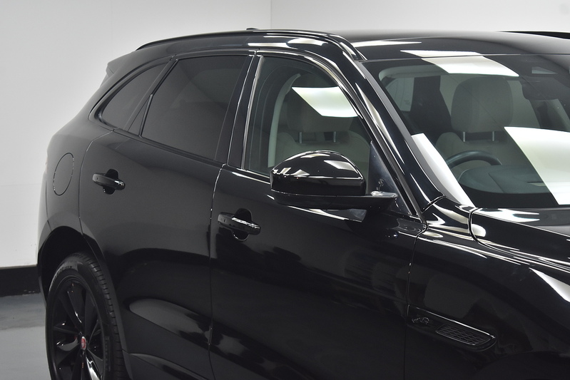 Jaguar F-PACE D200 MHEV R-Dynamic SE - U6198