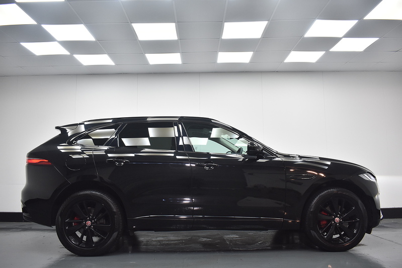 Jaguar F-PACE D200 MHEV R-Dynamic SE - U6198