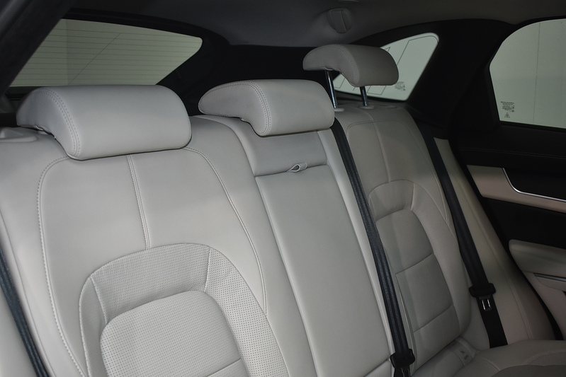 Jaguar F-PACE D200 MHEV R-Dynamic SE - U6198