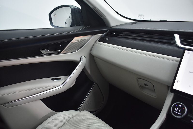 Jaguar F-PACE D200 MHEV R-Dynamic SE - U6198