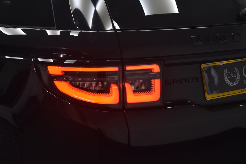 Land Rover Discovery Sport D165 MHEV Urban Edition - U6200