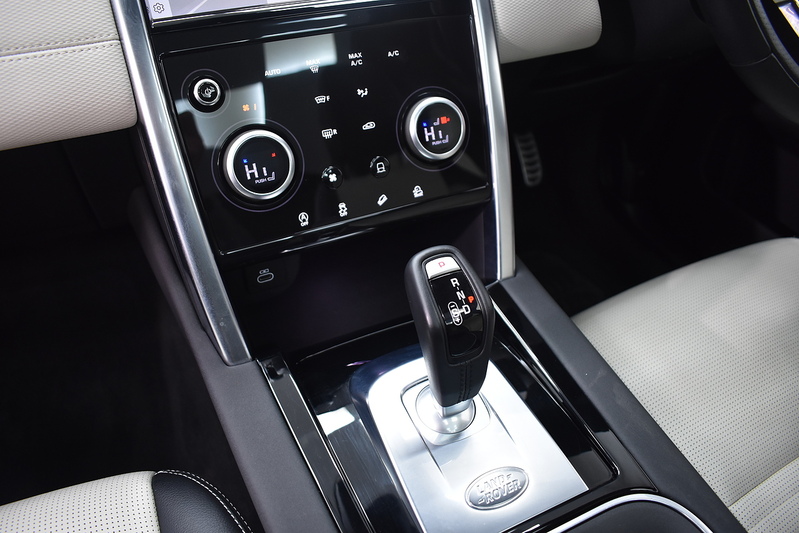 Land Rover Discovery Sport D165 MHEV Urban Edition - U6200