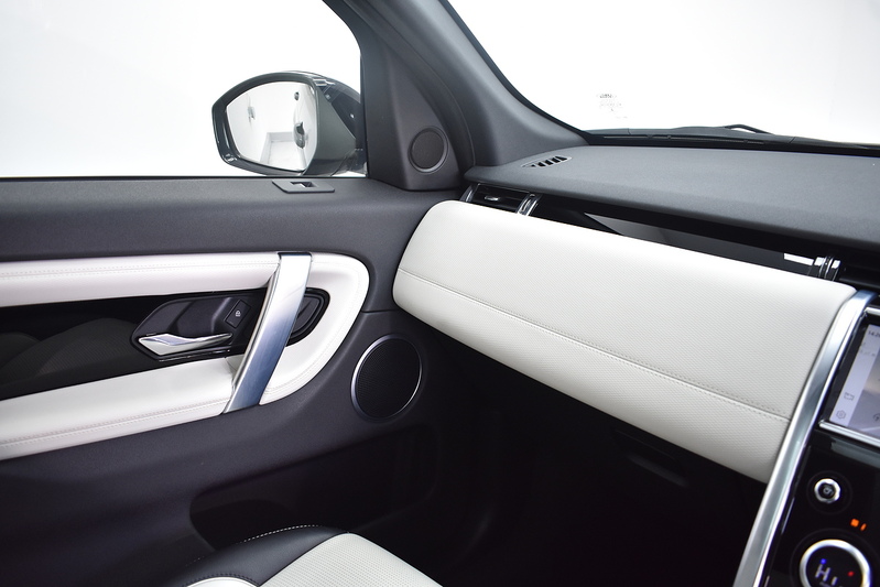 Land Rover Discovery Sport D165 MHEV Urban Edition - U6200