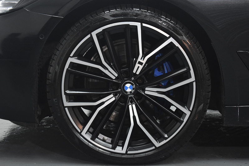 BMW 5 Series 520d MHT M Sport - U6225
