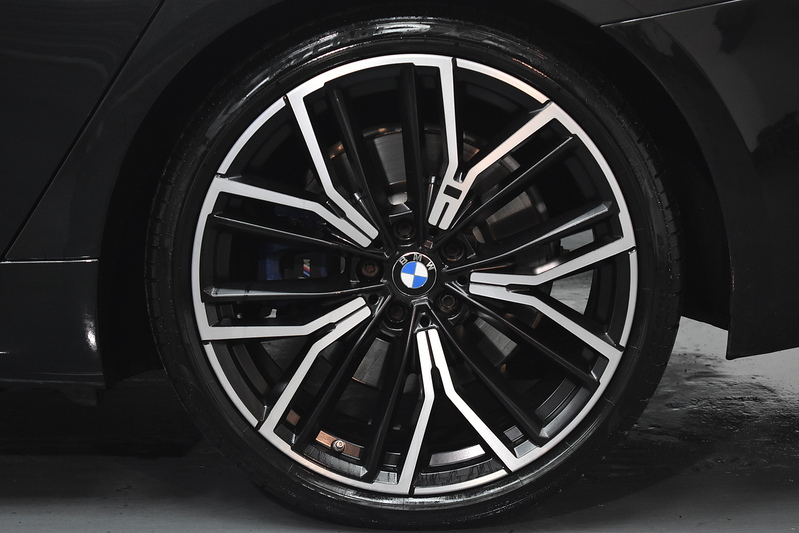 BMW 5 Series 520d MHT M Sport - U6225