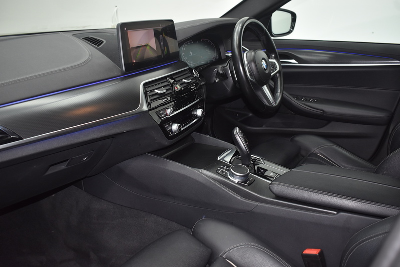 BMW 5 Series 520d MHT M Sport - U6225