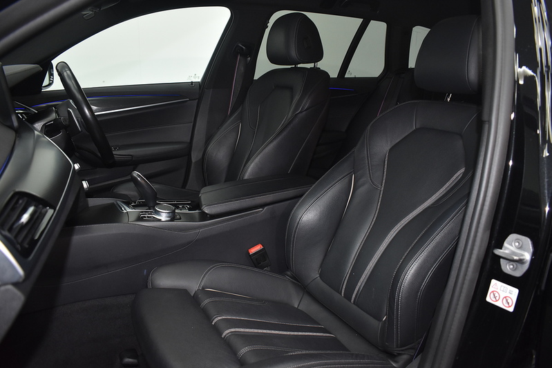 BMW 5 Series 520d MHT M Sport - U6225