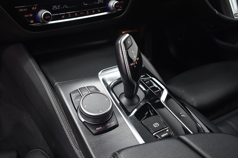 BMW 5 Series 520d MHT M Sport - U6225