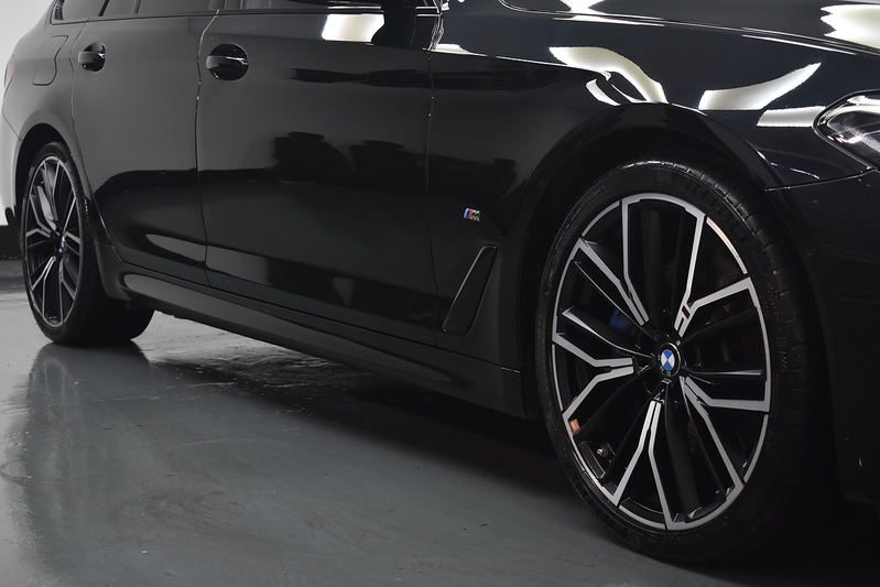 BMW 5 Series 520d MHT M Sport - U6225