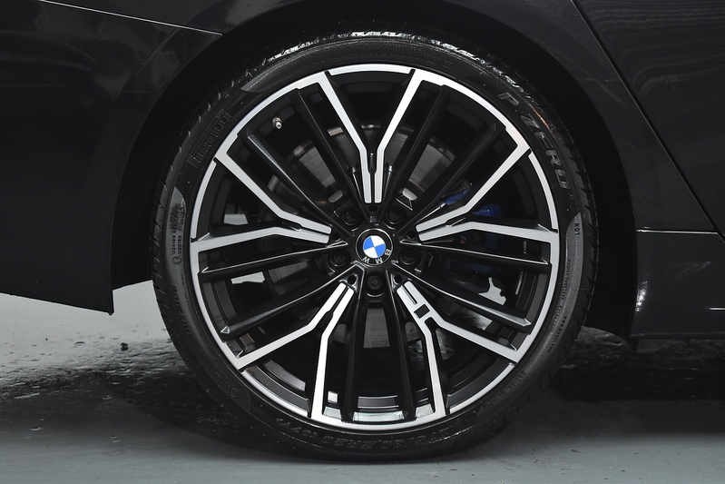 BMW 5 Series 520d MHT M Sport - U6225