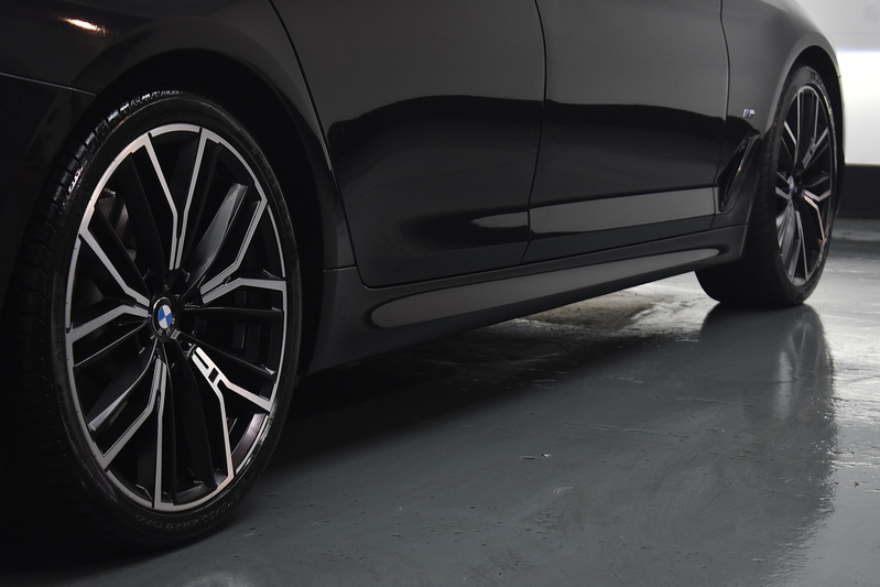 BMW 5 Series 520d MHT M Sport - U6225