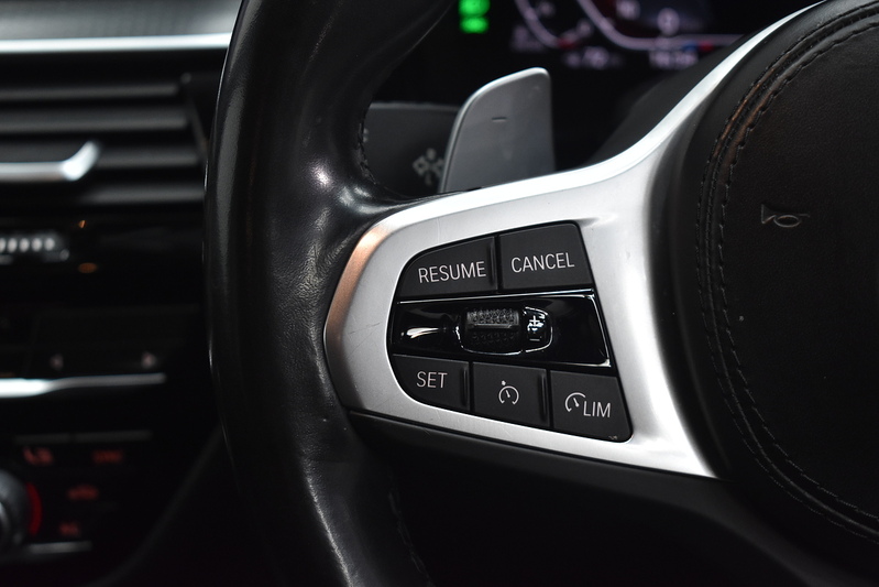 BMW 5 Series 520d MHT M Sport - U6225
