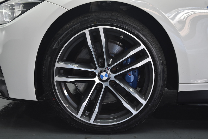 BMW 3 Series 320d M Sport Shadow Edition - U6226