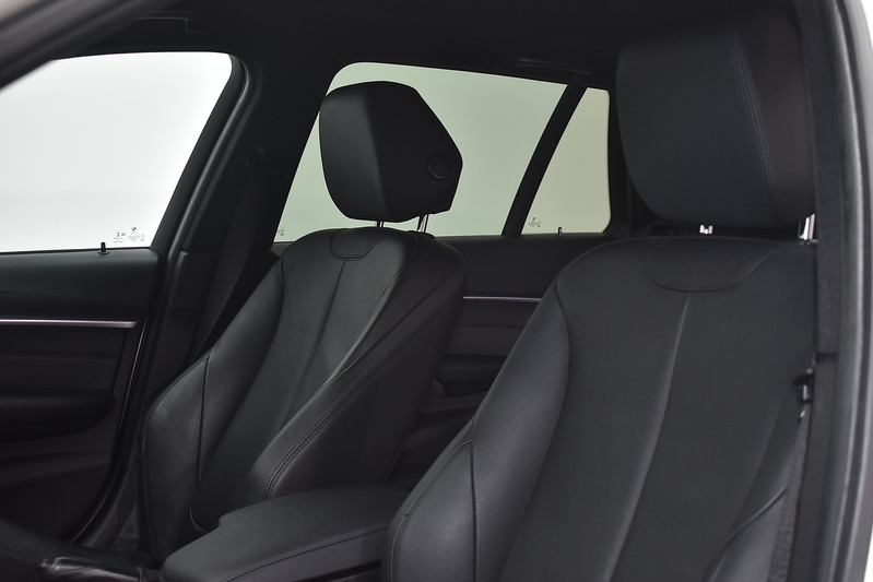 BMW 3 Series 320d M Sport Shadow Edition - U6226