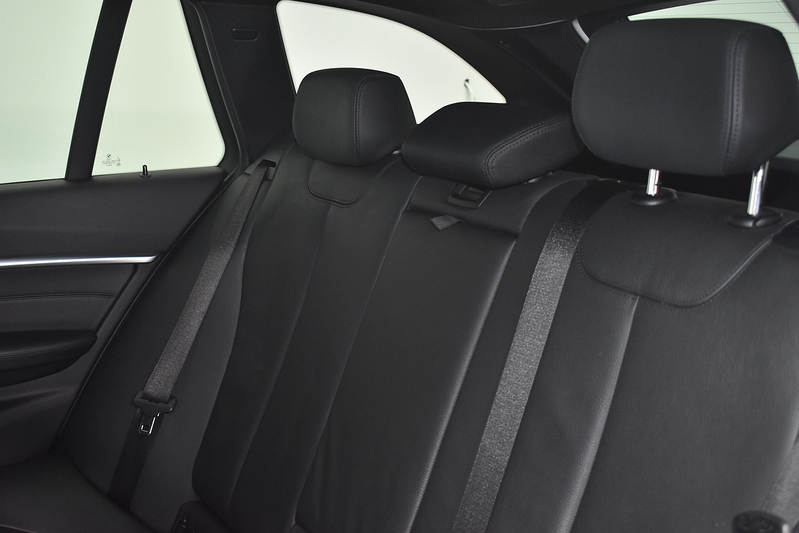 BMW 3 Series 320d M Sport Shadow Edition - U6226