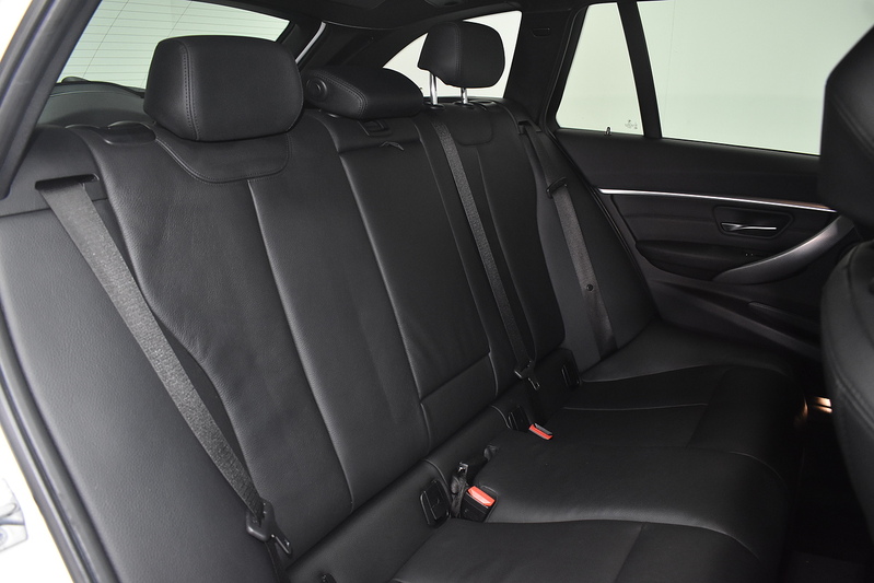 BMW 3 Series 320d M Sport Shadow Edition - U6226