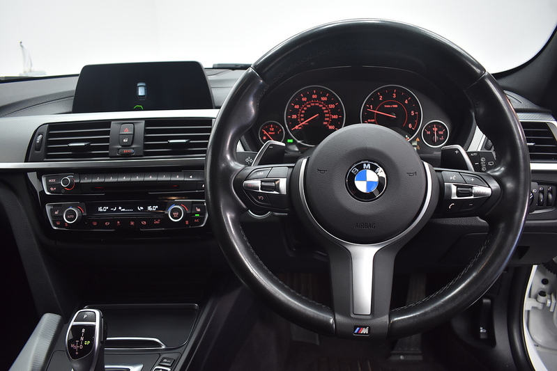 BMW 3 Series 320d M Sport Shadow Edition - U6226