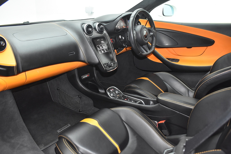 McLaren 570S V8 Ssg - U6230