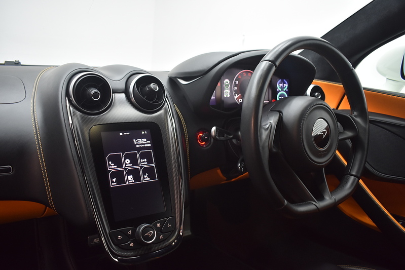 McLaren 570S V8 Ssg - U6230