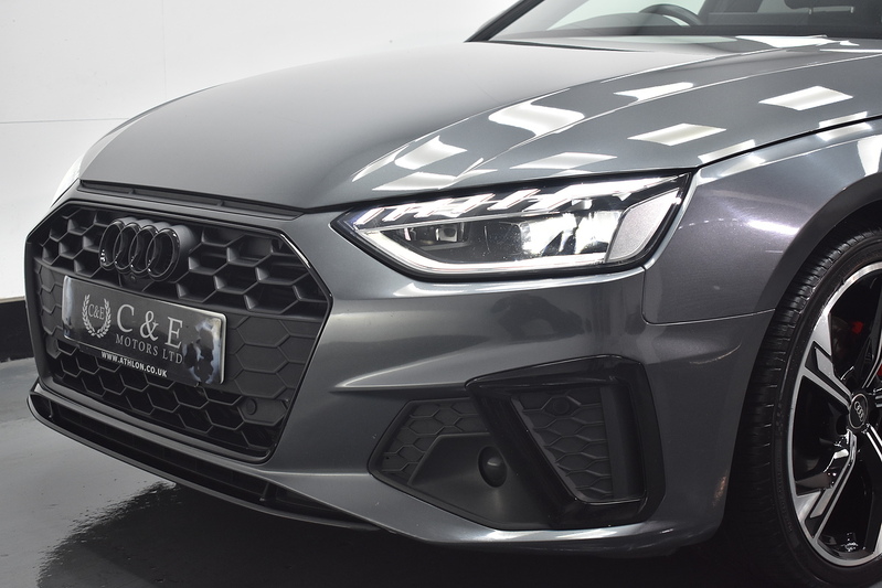 Audi A4 Avant TFSI Black Edition - U6238