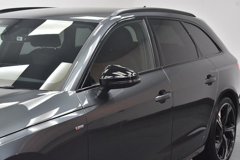 Audi A4 Avant TFSI Black Edition - U6238