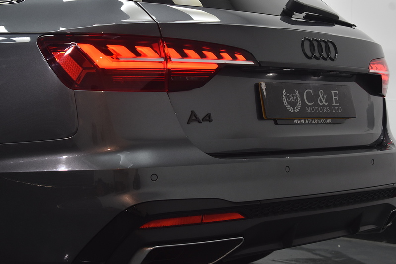 Audi A4 Avant TFSI Black Edition - U6238