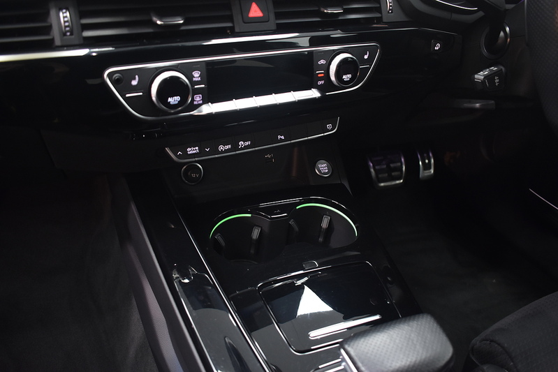 Audi A4 Avant TFSI Black Edition - U6238