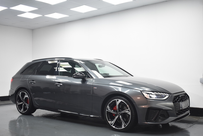 Audi A4 Avant TFSI Black Edition - U6238