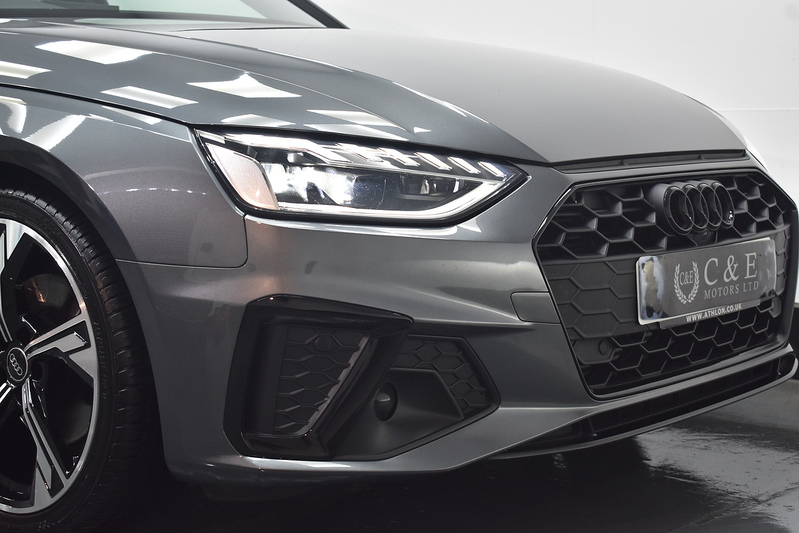 Audi A4 Avant TFSI Black Edition - U6238