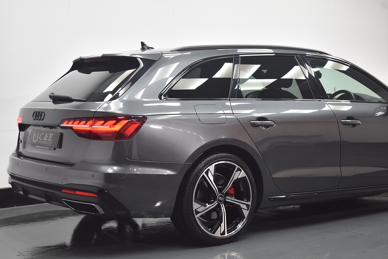 Audi A4 Avant TFSI Black Edition - U6238