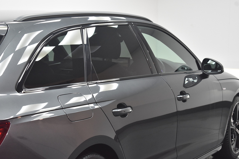 Audi A4 Avant TFSI Black Edition - U6238
