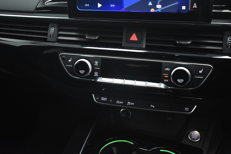 Audi A4 Avant TFSI Black Edition - U6238